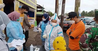 Bupati Boltim dan Kapolres Tinjau Pos Penyekatan Mudik Bupati Boltim dan Kapolres Tinjau Pos Penyekatan Mudik