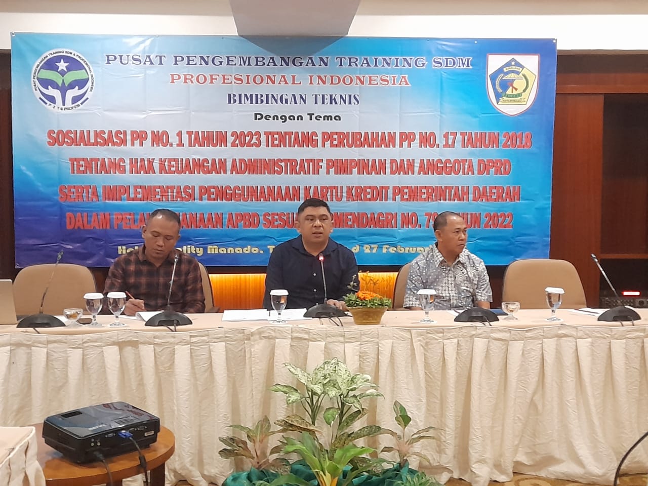 Pimpinan dan Anggota DPRD Kotamobagu Ikut Bimtek di Manado