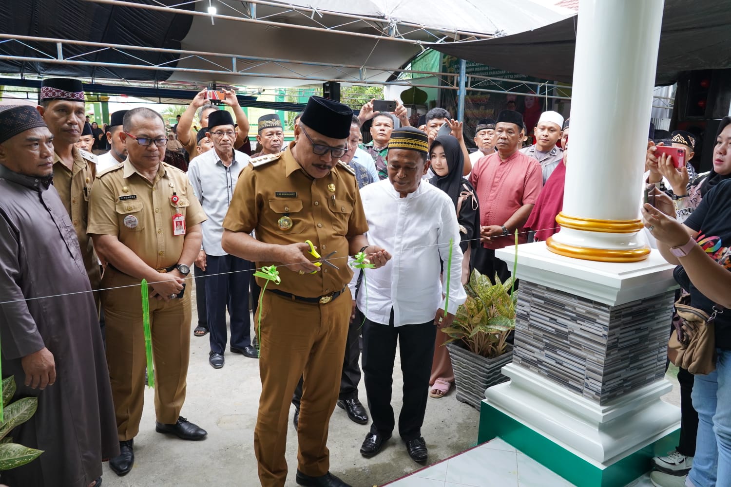 Bupati Bolmong Hadiri Kegiatan Nisfu Sya’ban dan Resmikan Masjid Jannatul Ma’wa di Kelurahan Imandi